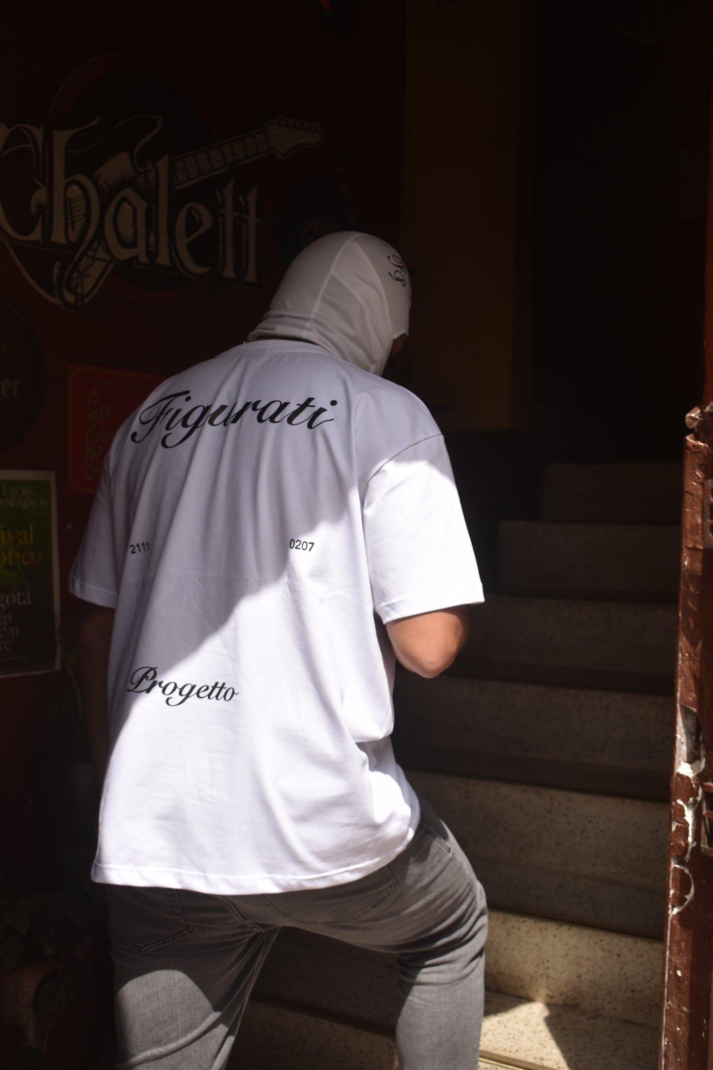 CAMISETA OVERSIZED “FIGURATI”